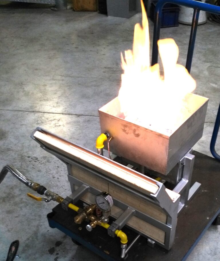 Boîte à feu de dépôt de carbone